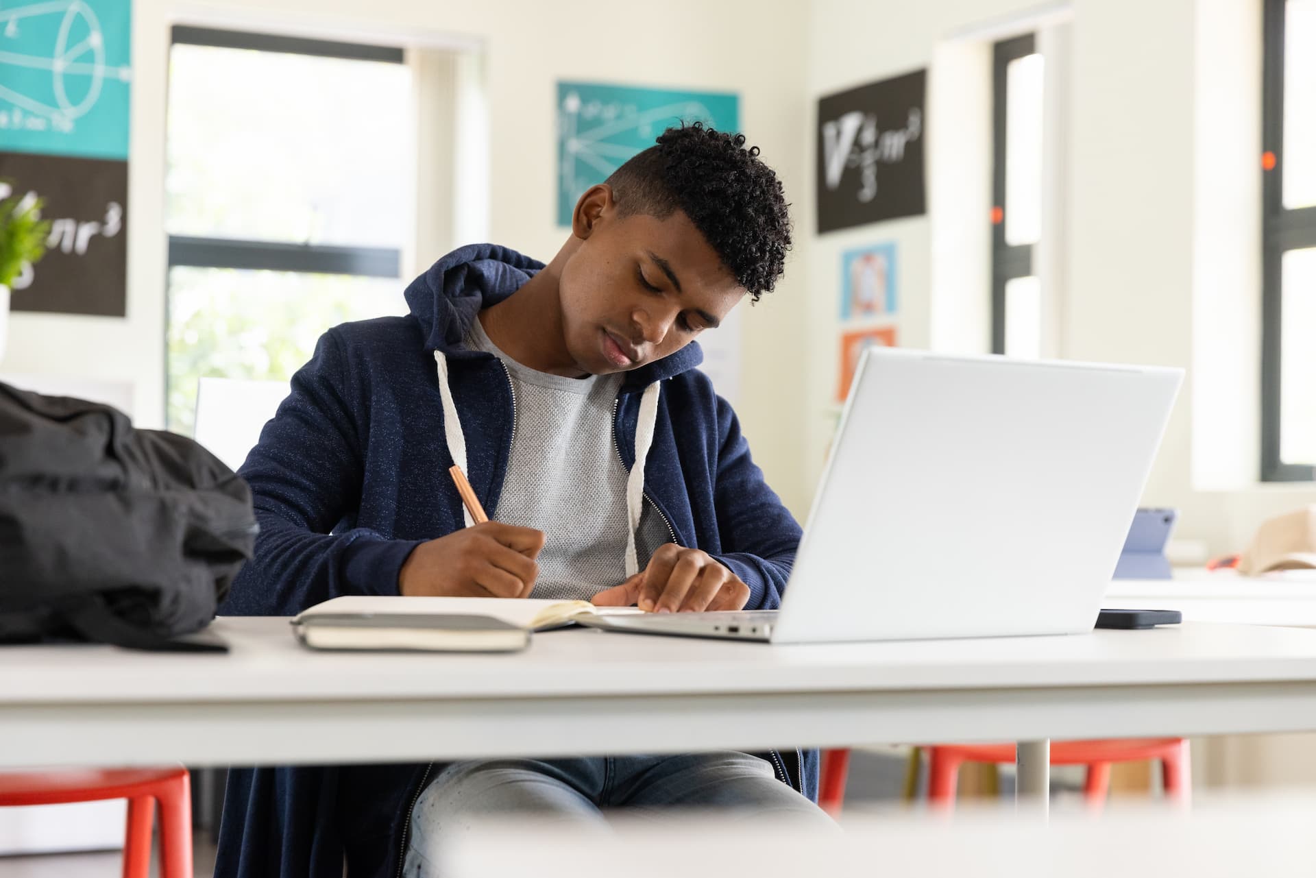 Shutterstock 2528134677 (1)